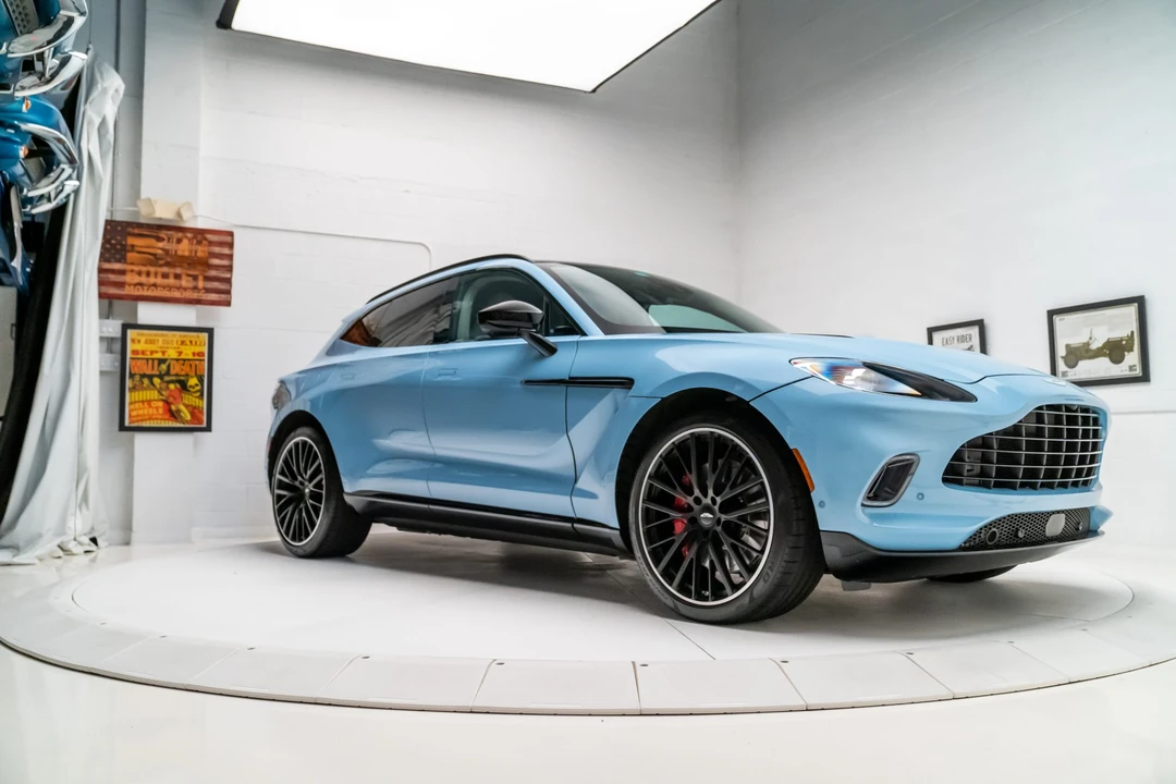 2022 Aston Martin DBX - Image 23 of 31