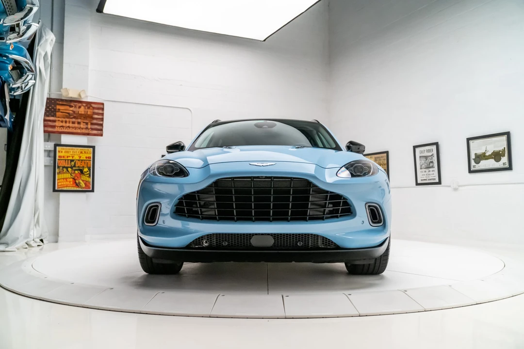 2022 Aston Martin DBX - Image 25 of 31