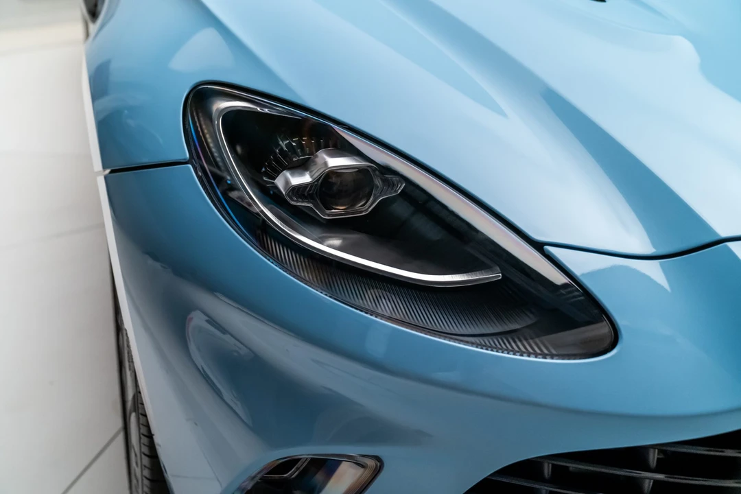 2022 Aston Martin DBX - Image 28 of 31