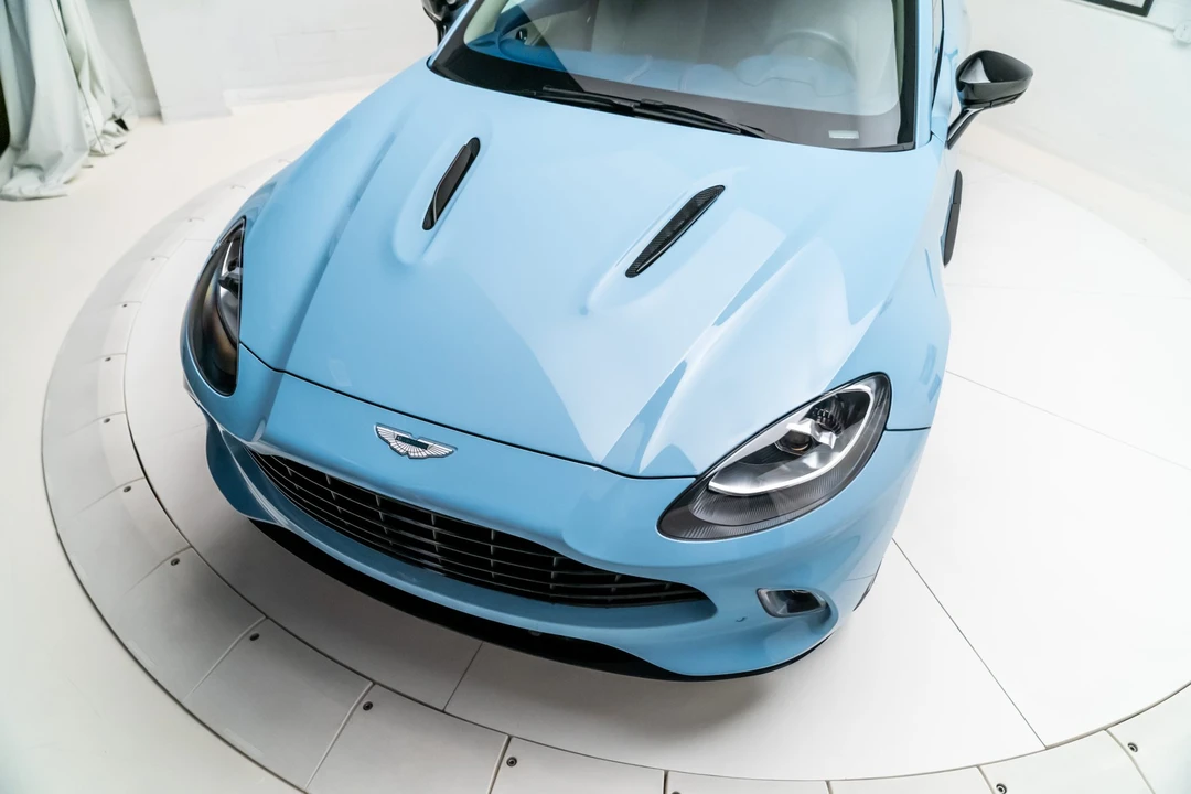 2022 Aston Martin DBX - Image 29 of 31