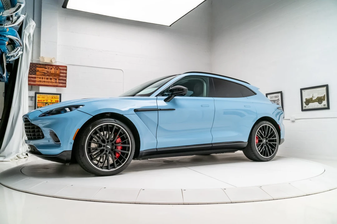 2022 Aston Martin DBX - Image 12 of 31