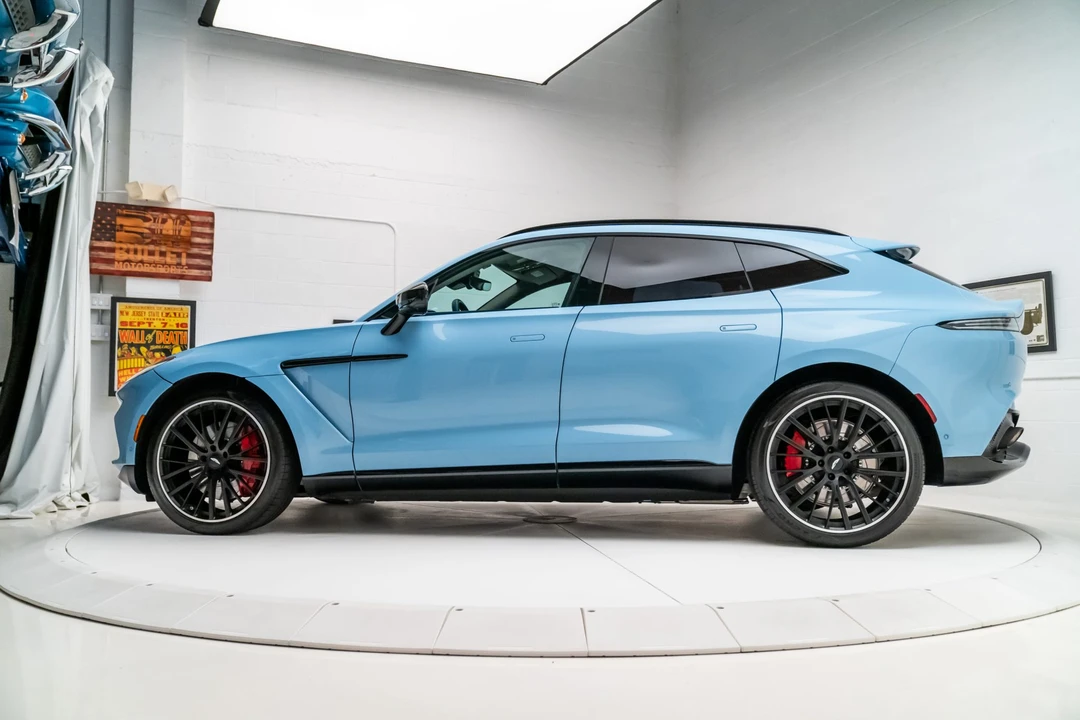 2022 Aston Martin DBX - Image 14 of 31