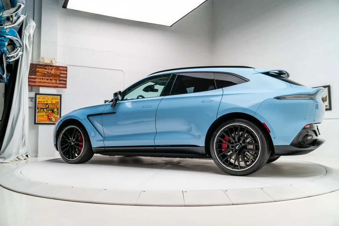 2022 Aston Martin DBX - Image 15 of 31