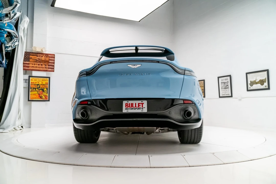 2022 Aston Martin DBX - Image 17 of 31
