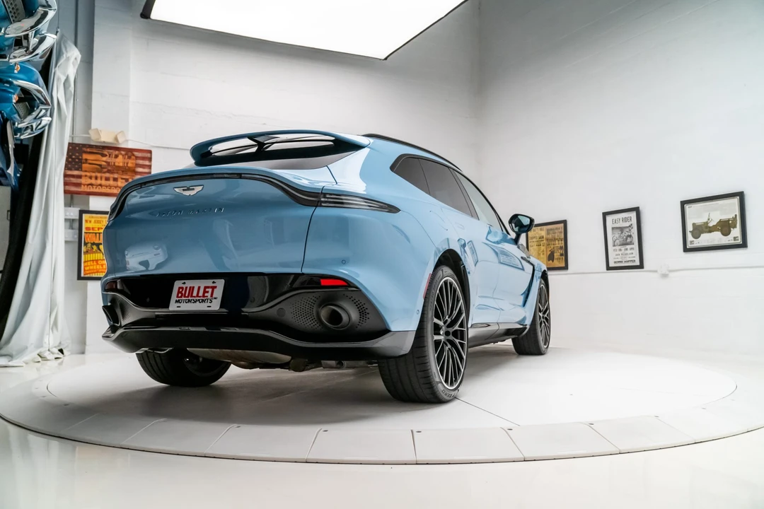 2022 Aston Martin DBX - Image 18 of 31