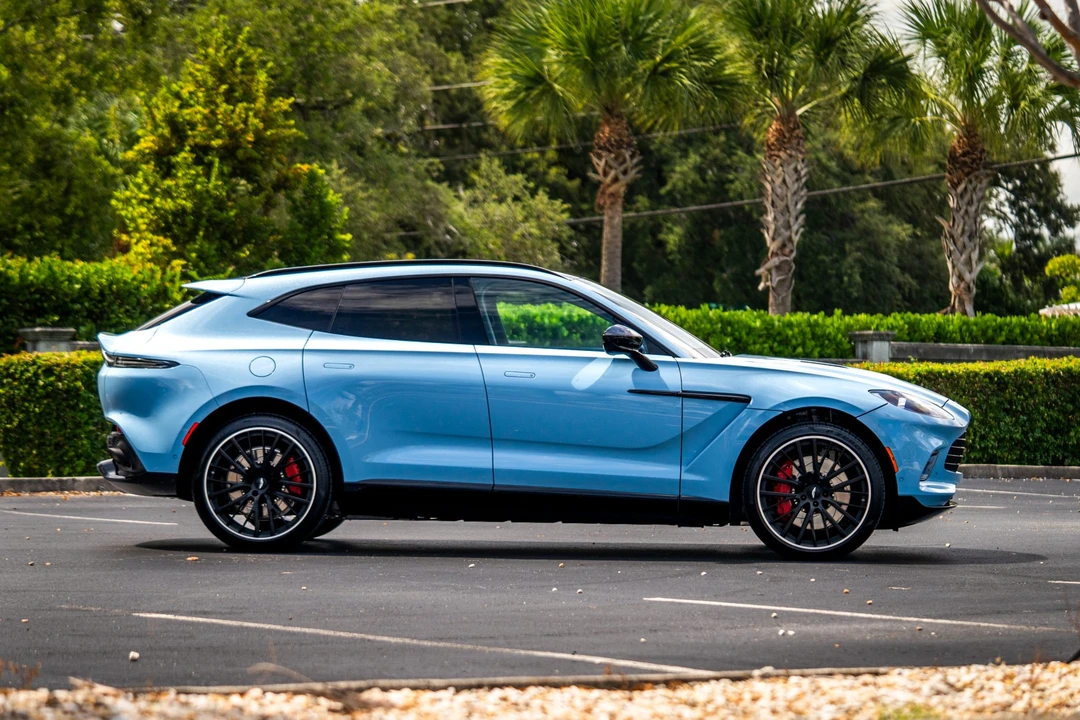 2022 Aston Martin DBX - Image 7 of 31