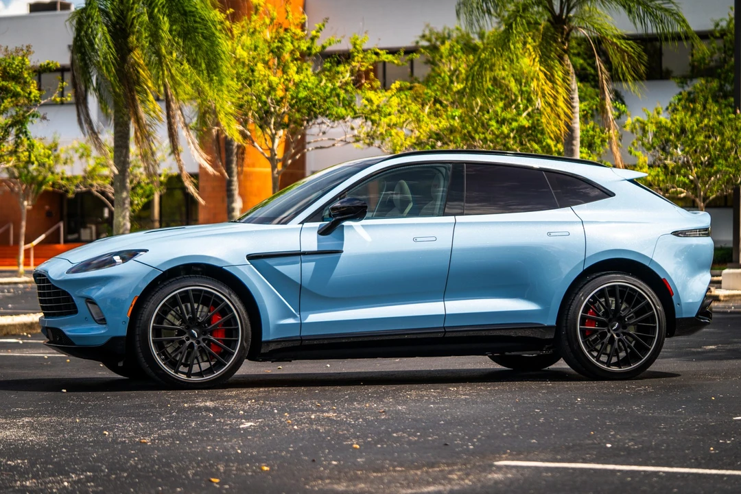 2022 Aston Martin DBX - Image 3 of 31