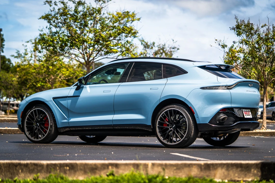2022 Aston Martin DBX - Image 4 of 31