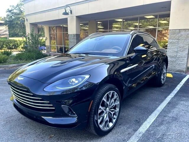 2022 Aston Martin DBX - Image 10 of 12