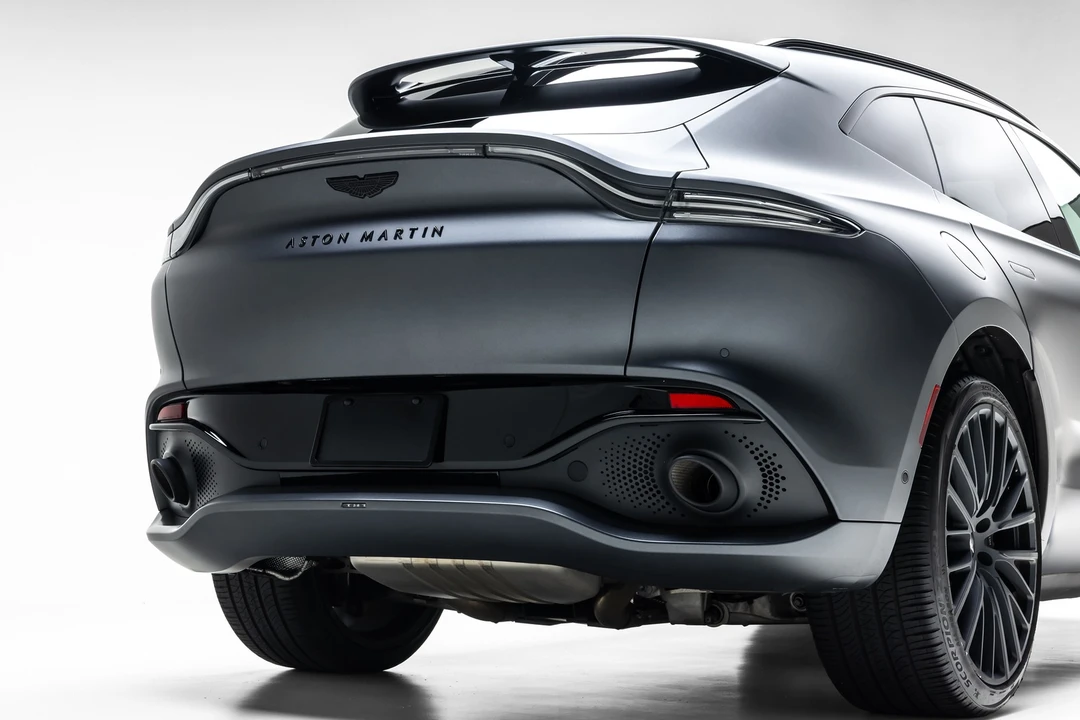 2022 Aston Martin DBX - Image 16 of 31