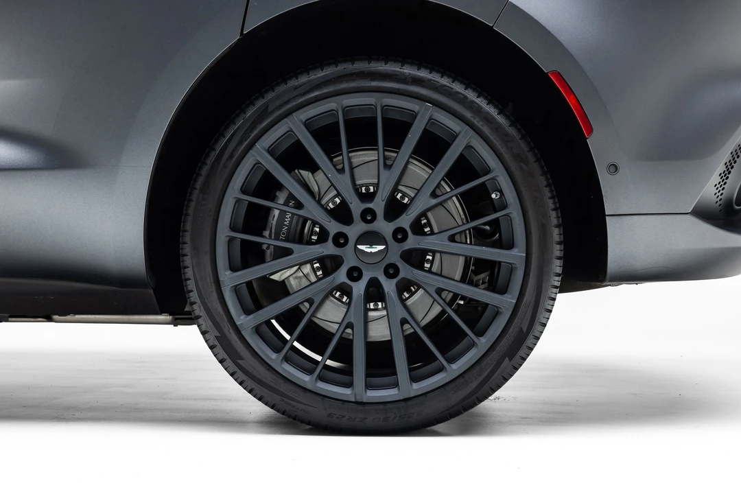 2022 Aston Martin DBX - Image 13 of 31