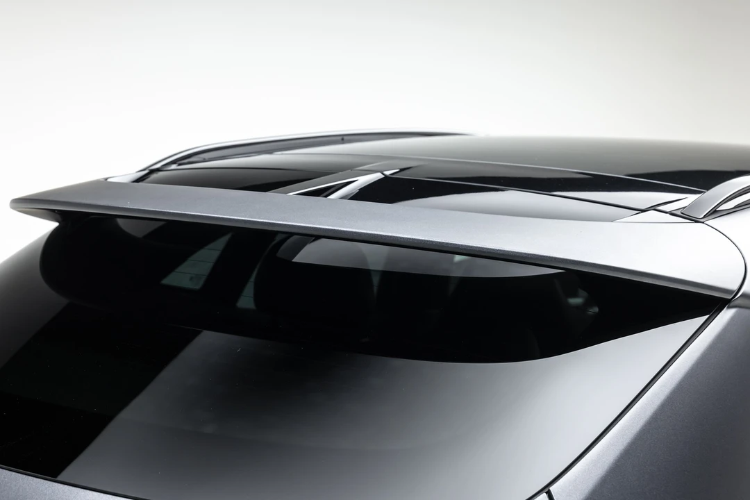 2022 Aston Martin DBX - Image 21 of 31