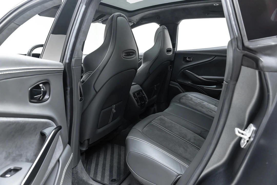 2022 Aston Martin DBX - Image 24 of 31