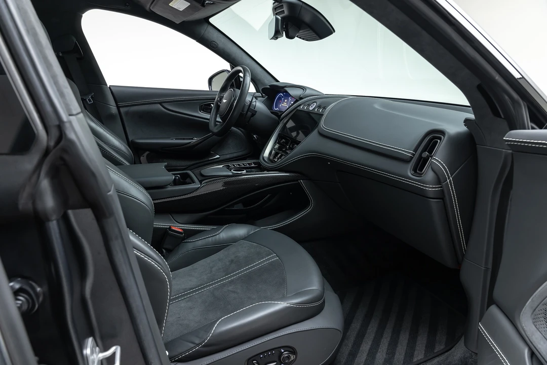 2022 Aston Martin DBX - Image 29 of 31
