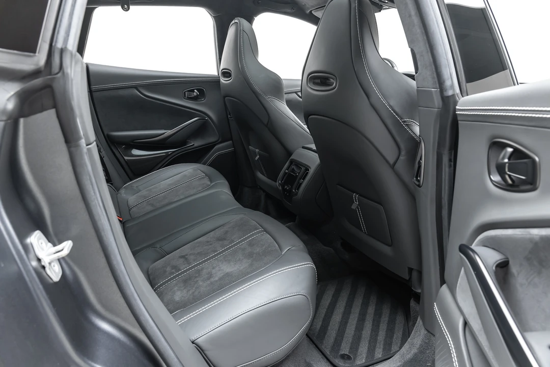 2022 Aston Martin DBX - Image 26 of 31