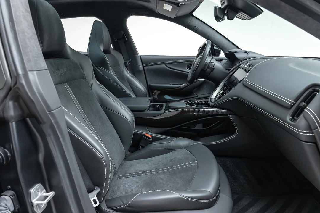2022 Aston Martin DBX - Image 28 of 31
