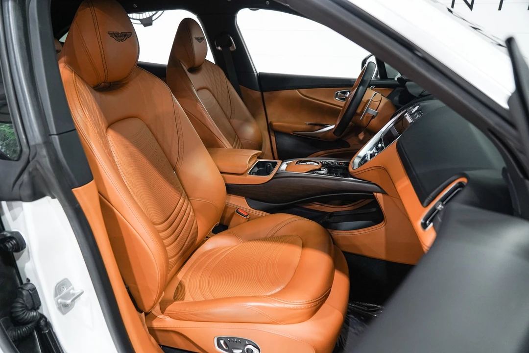 2022 Aston Martin DBX - Image 15 of 31