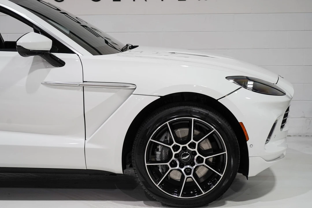2022 Aston Martin DBX - Image 23 of 31