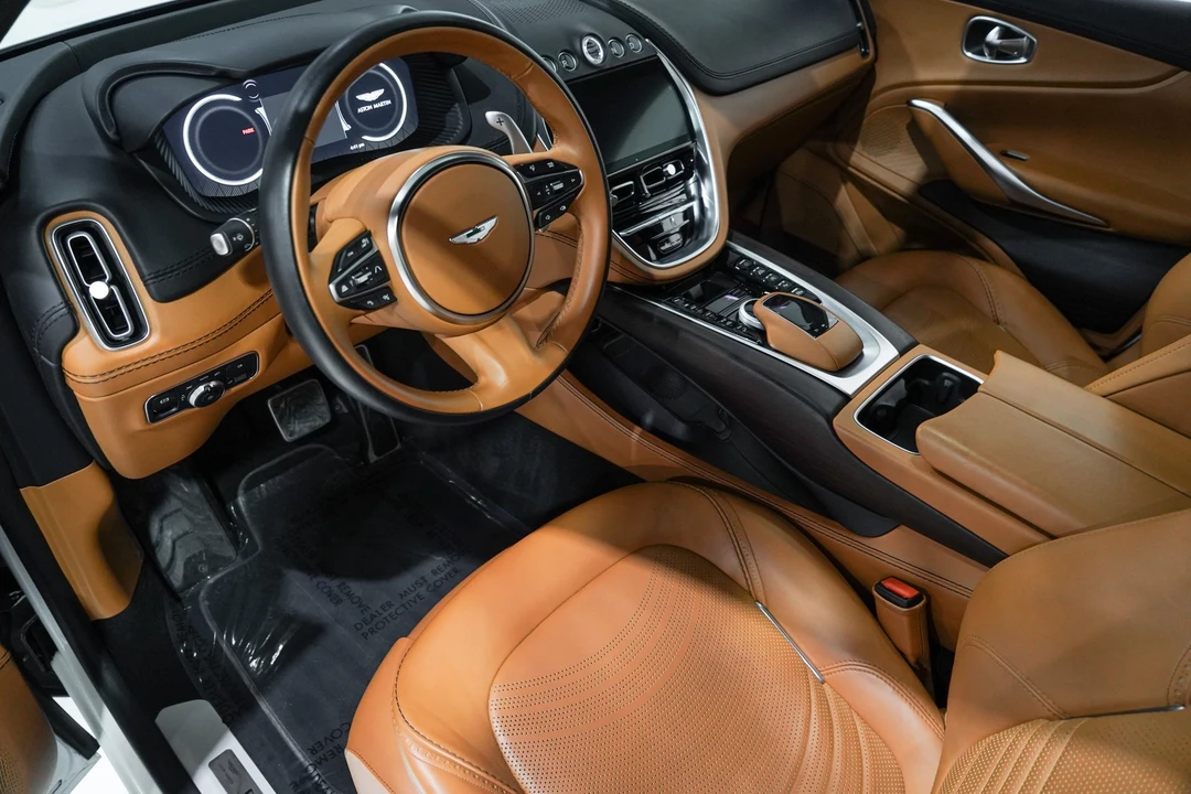 2022 Aston Martin DBX - Image 2 of 31