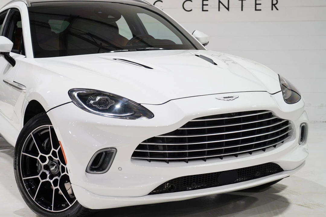 2022 Aston Martin DBX - Image 26 of 31