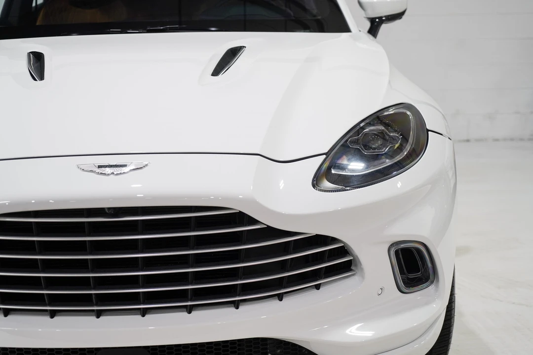 2022 Aston Martin DBX - Image 28 of 31
