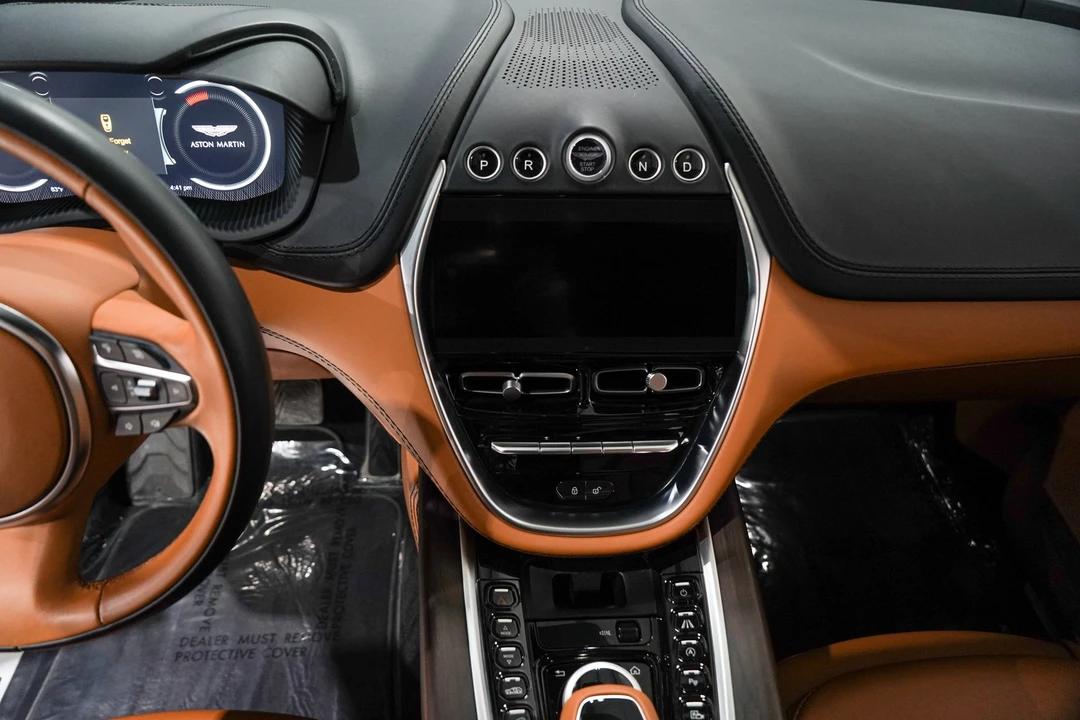 2022 Aston Martin DBX - Image 11 of 31