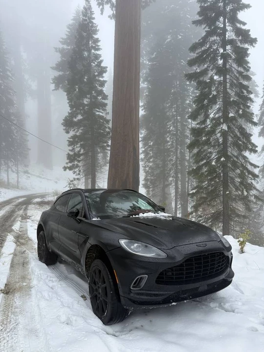 2022 Aston Martin DBX - Image 18 of 24