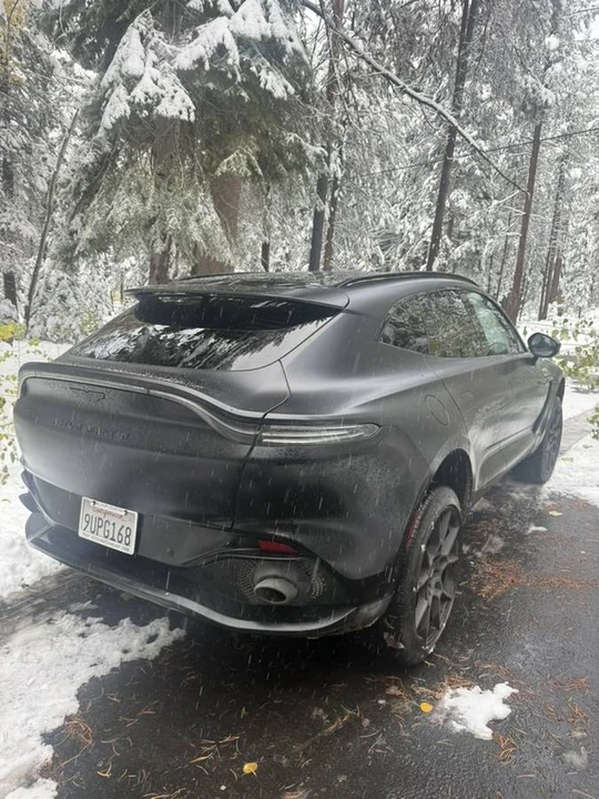 2022 Aston Martin DBX - Image 11 of 24