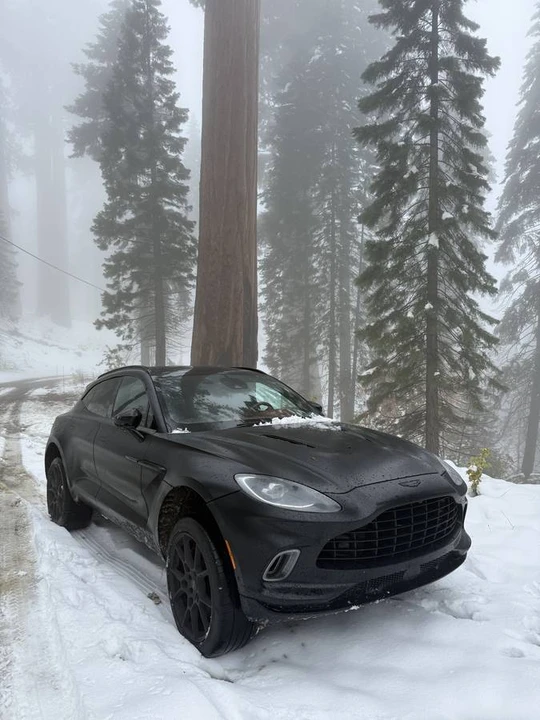 2022 Aston Martin DBX - Image 23 of 24