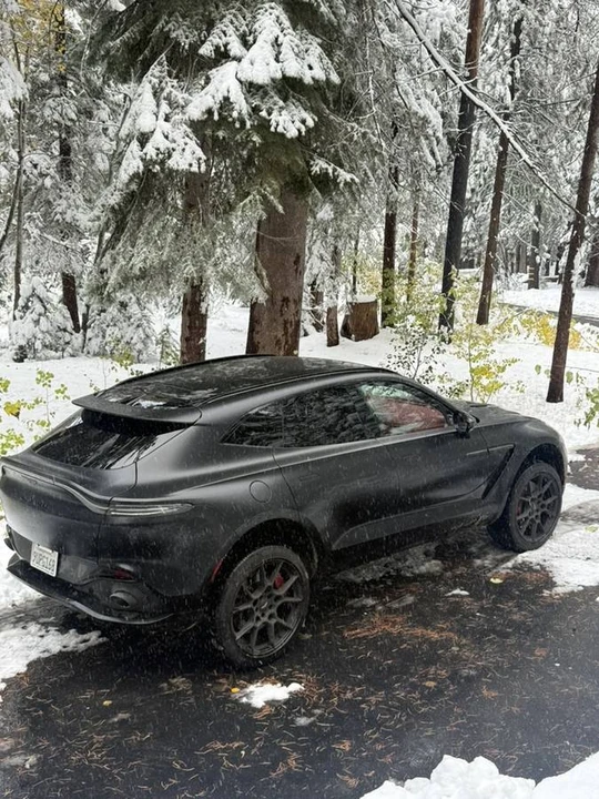 2022 Aston Martin DBX - Image 7 of 24