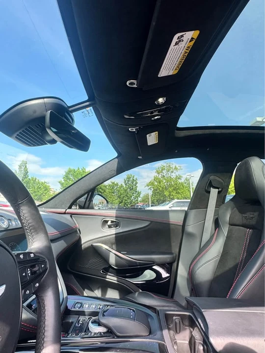 2022 Aston Martin DBX - Image 5 of 7