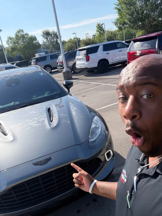2022 Aston Martin DBX - Image 2 of 20