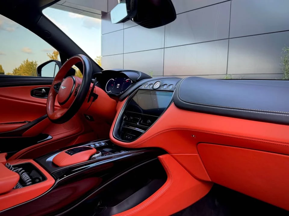 2022 Aston Martin DBX - Image 10 of 12