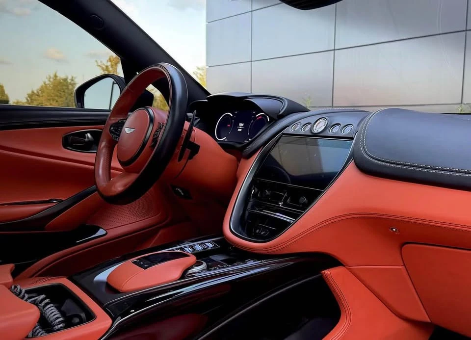 2022 Aston Martin DBX - Image 5 of 6