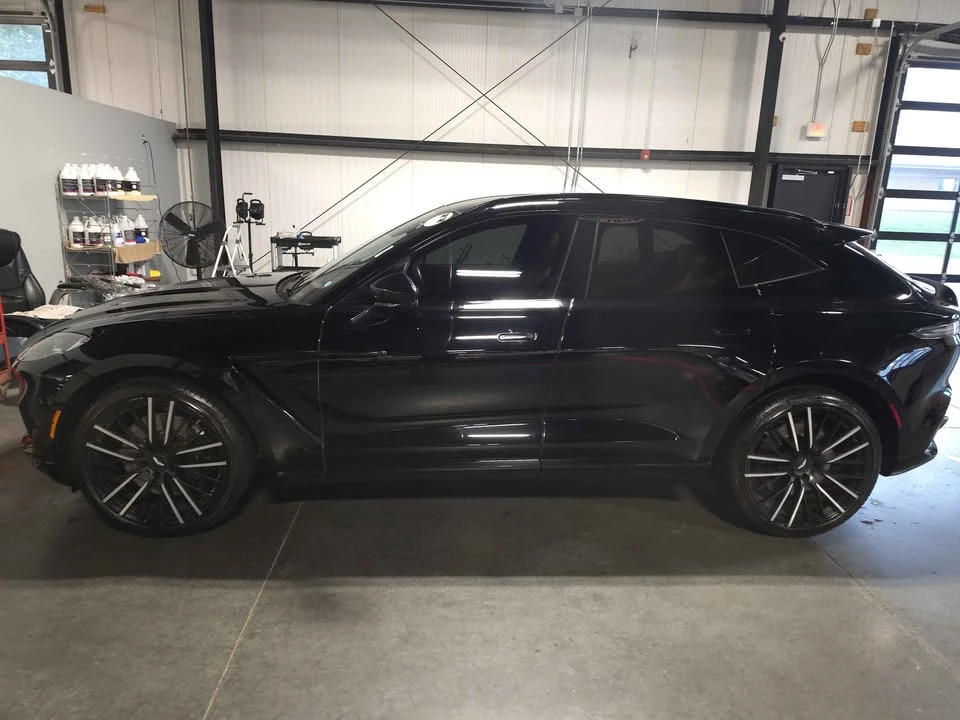 2022 Aston Martin DBX - Image 4 of 18