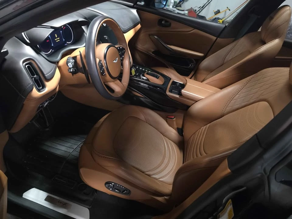 2022 Aston Martin DBX - Image 10 of 18