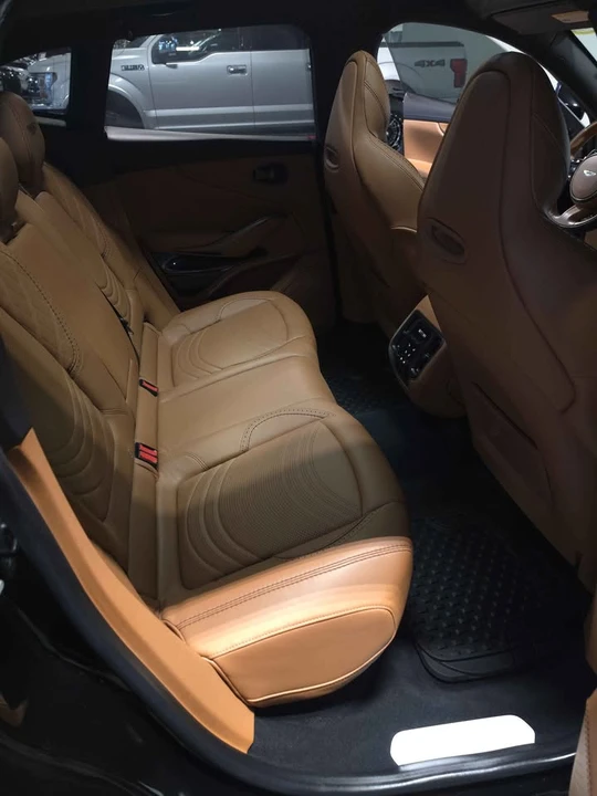 2022 Aston Martin DBX - Image 15 of 18