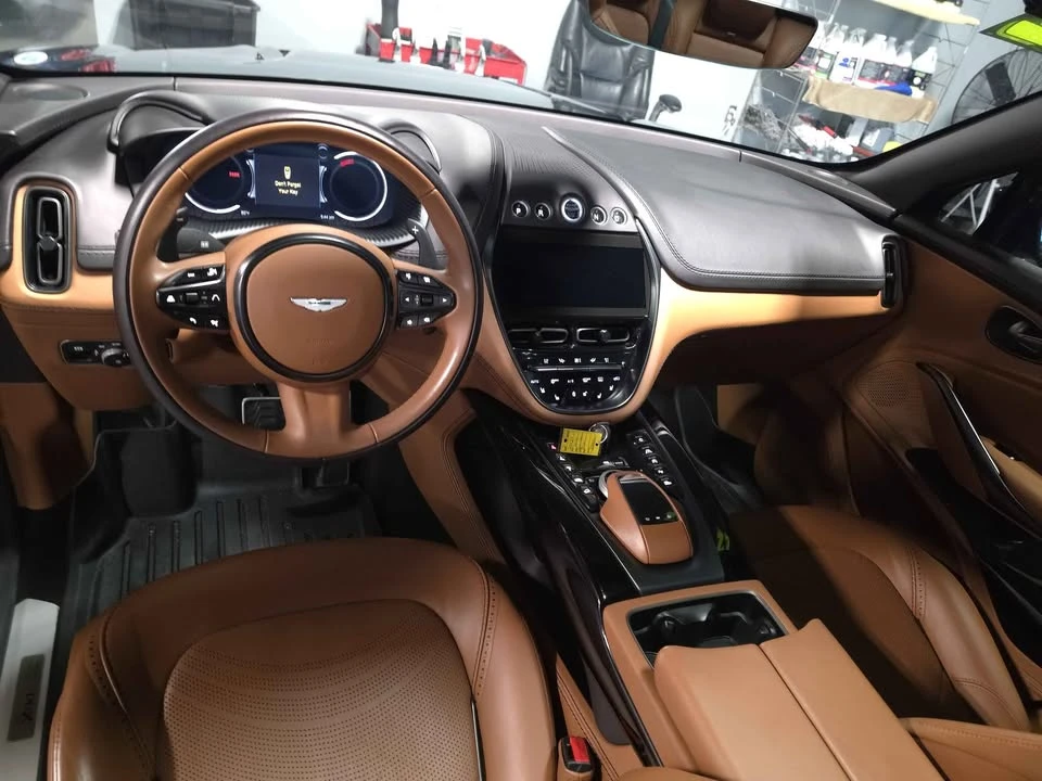 2022 Aston Martin DBX - Image 11 of 18