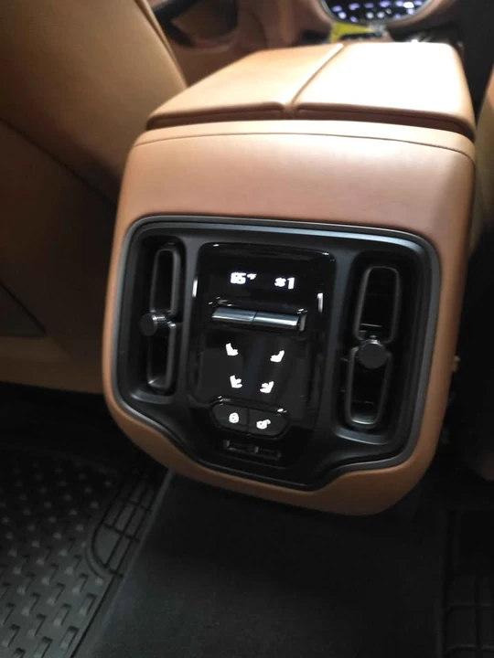 2022 Aston Martin DBX - Image 16 of 18