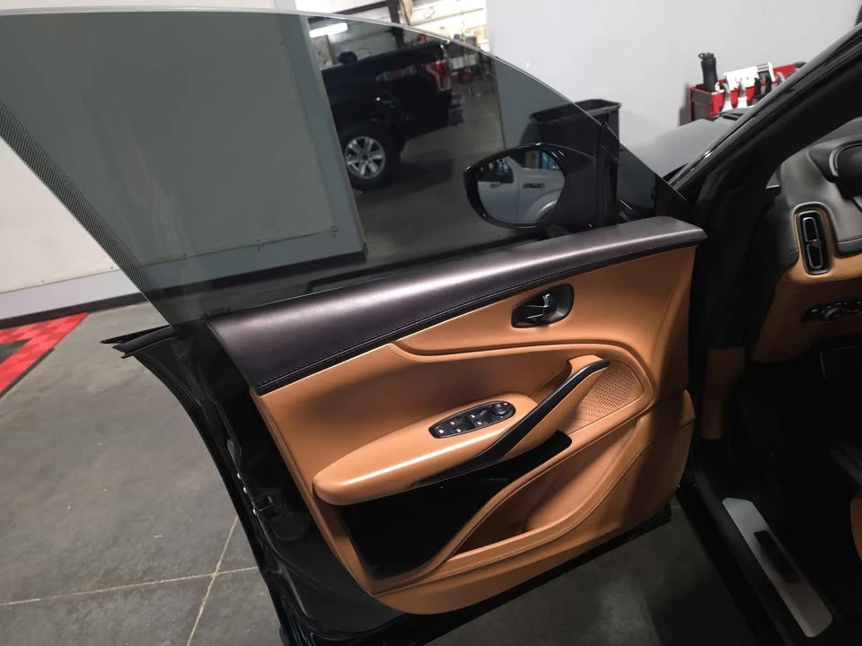 2022 Aston Martin DBX - Image 9 of 18