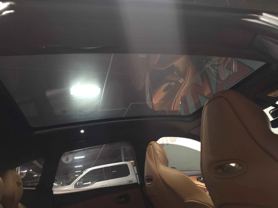 2022 Aston Martin DBX - Image 17 of 18