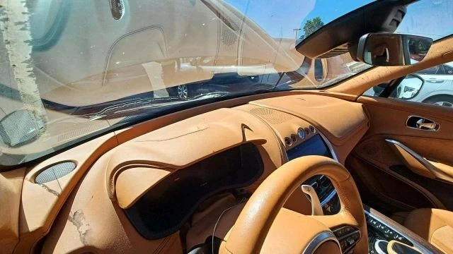 2022 Aston Martin DBX - Image 8 of 12