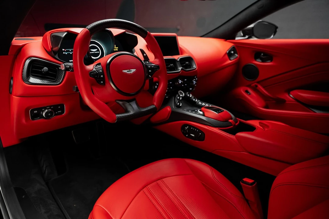 2022 Aston Martin V8 Vantage (2019+) - Image 2 of 31