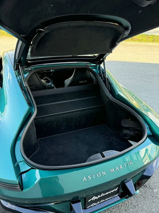 2022 Aston Martin Vantage - Image 13 of 13