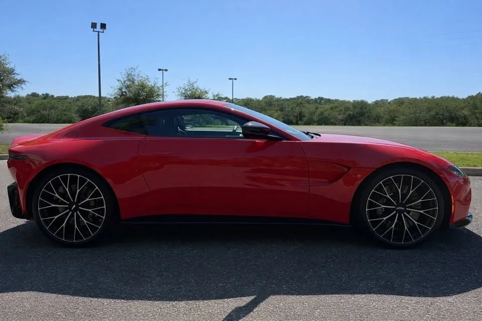 2022 Aston Martin Vantage - Image 14 of 20