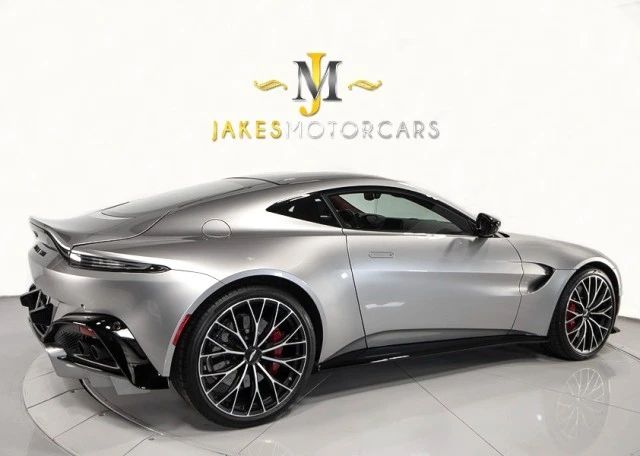 2022 Aston Martin V8 Vantage (2019+) - Image 10 of 21