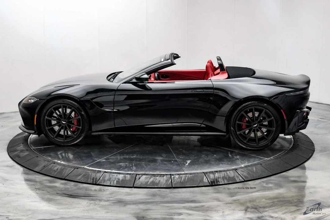 2022 Aston Martin V8 Vantage (2019+) - Image 9 of 31