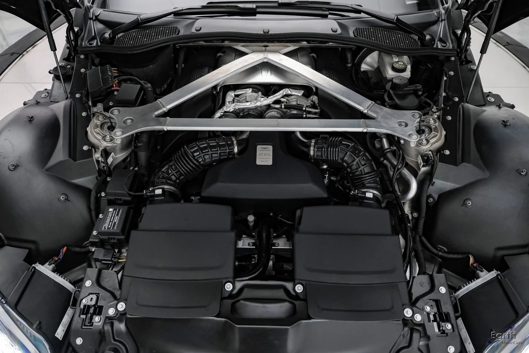 2022 Aston Martin V8 Vantage (2019+) - Image 4 of 31