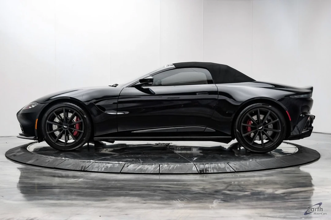 2022 Aston Martin V8 Vantage (2019+) - Image 10 of 31