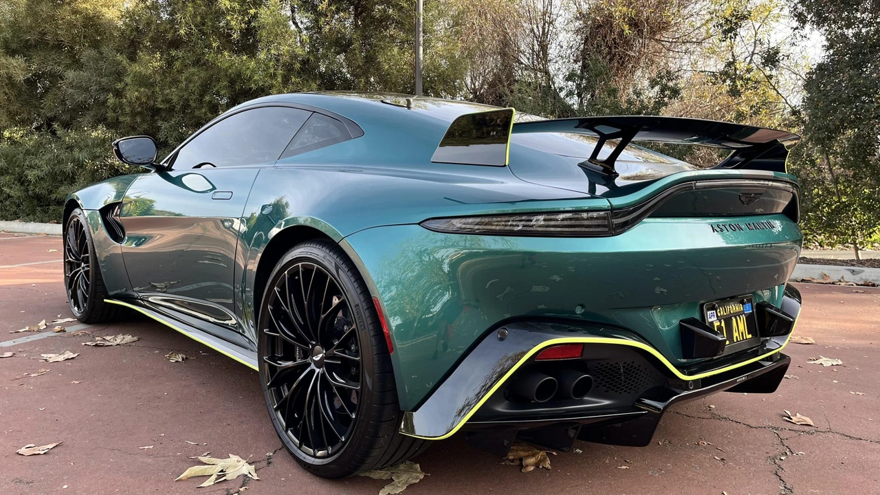 2022 Aston Martin V8 Vantage (2019+) - Image 15 of 31